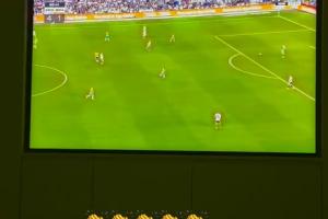 看爽了梅西社媒晒照阿根廷4-1巴西，配多个鼓掌的表情包