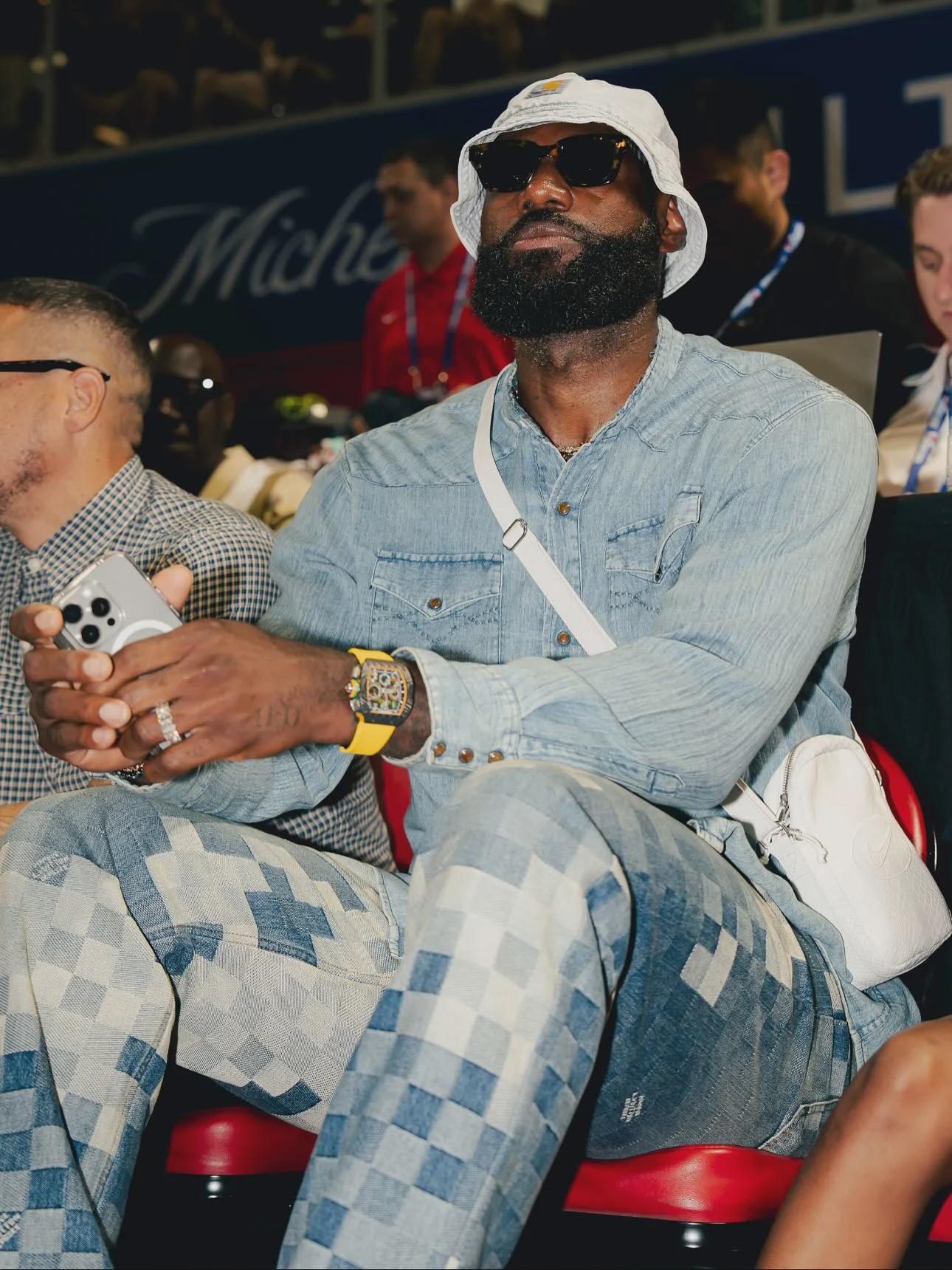 湖人是卢卡的球队，不再是你老詹的球队，巴克利让老詹认清现实