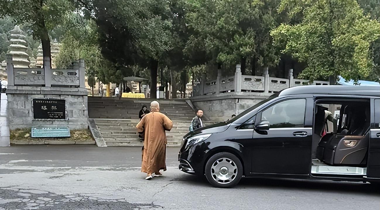九游中国-时隔23天，官媒再出手，更多真相被爆，彻底扯下释永信“遮羞布”