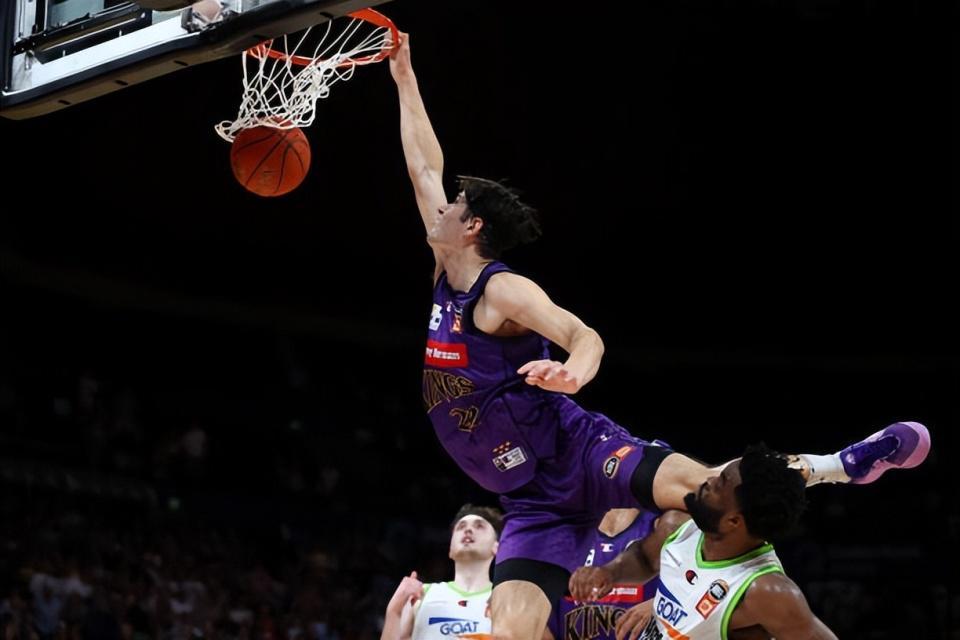 九游官网-夏季联赛表现不佳,澳洲锋线新星还能从勇士得到一份双向合同吗?