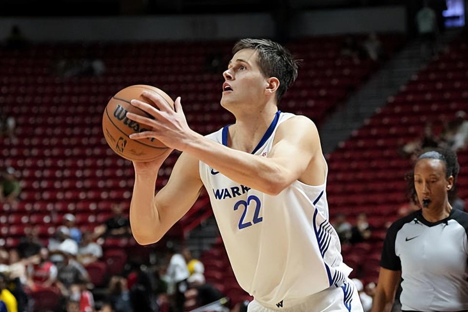 九游官网-夏季联赛表现不佳,澳洲锋线新星还能从勇士得到一份双向合同吗?