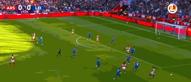 【英超】阿森纳4比2险胜莱斯特城，特罗萨尔绝杀