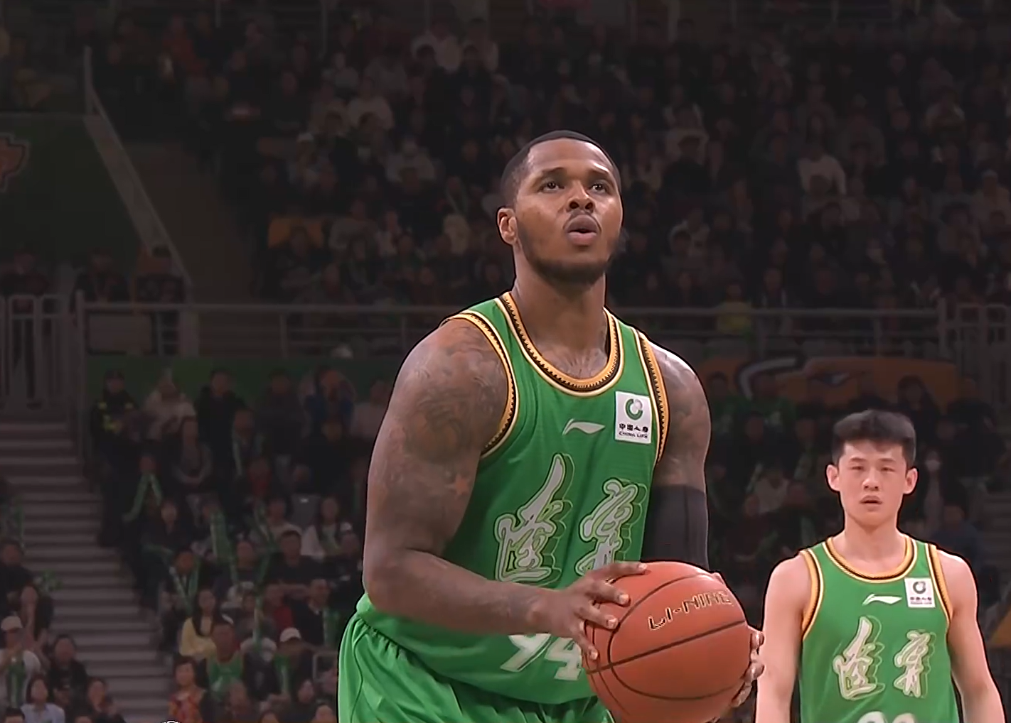 重磅引援得0分1板，辽宁队丢了西瓜捡了芝麻！球迷：快点送走