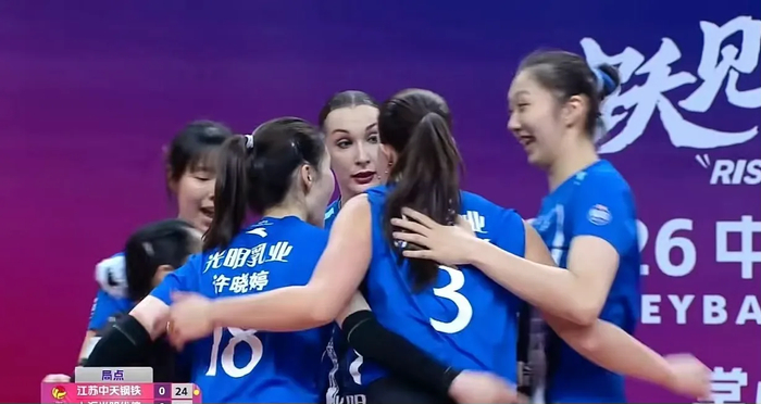 九游服务-上海女排为何总打不了硬仗?大小姐作风不改,冠军永远遥不可及!|决赛|体能|天津女排|队员|球队_新浪体育_新浪新闻